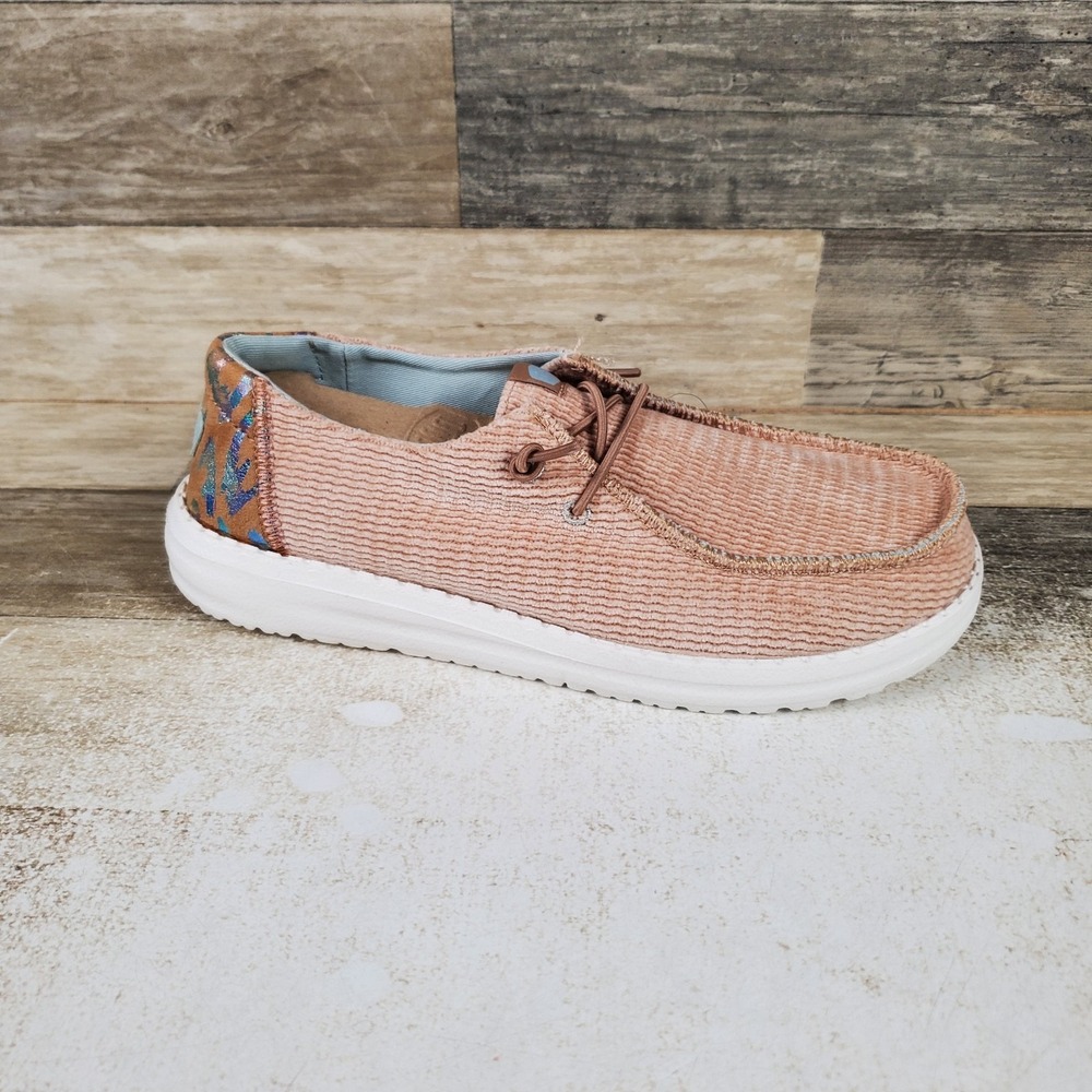 Hey Dude Wendy Leo Corduroy Womens Shoes Sz 7 Dusty Rose Slip On Moc Toe Comfort